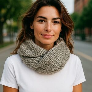 LAVA Accessories Gray Variegated Soft Cable Knit Infinity Scarf NWOT